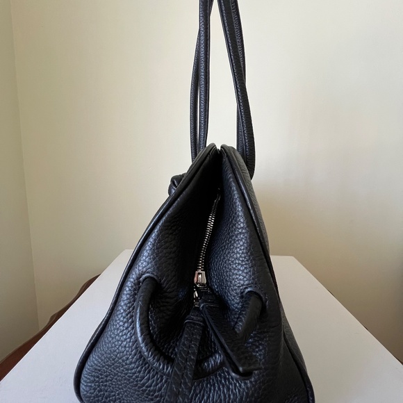 Jacquemus Le Turismo Shoulder Bowling Bag in Black Grained Leather - Picture 3 of 11